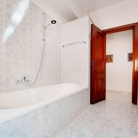 Apartmán Geta , Reach Me On Wasap - See The Photo For Info!